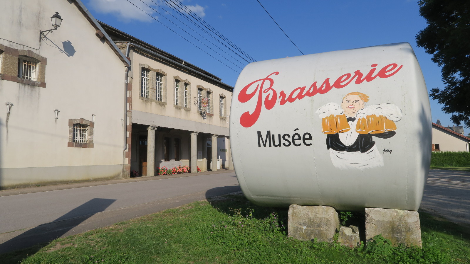 Ville sur Illon : l’Ecomusée de la Brasserie retient l’attention de Stéphane Bern 